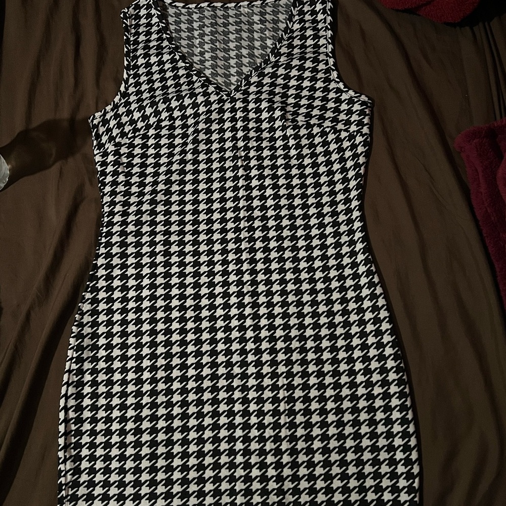 SHEIN Black and White Houndstooth Midi Dress